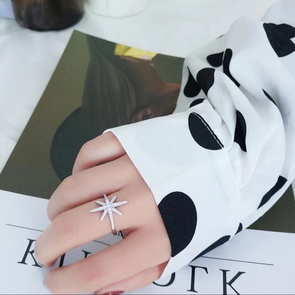 NEW ⭐️ Rhinestone Star Silver Adjustable Ring - Picture 4 of 7